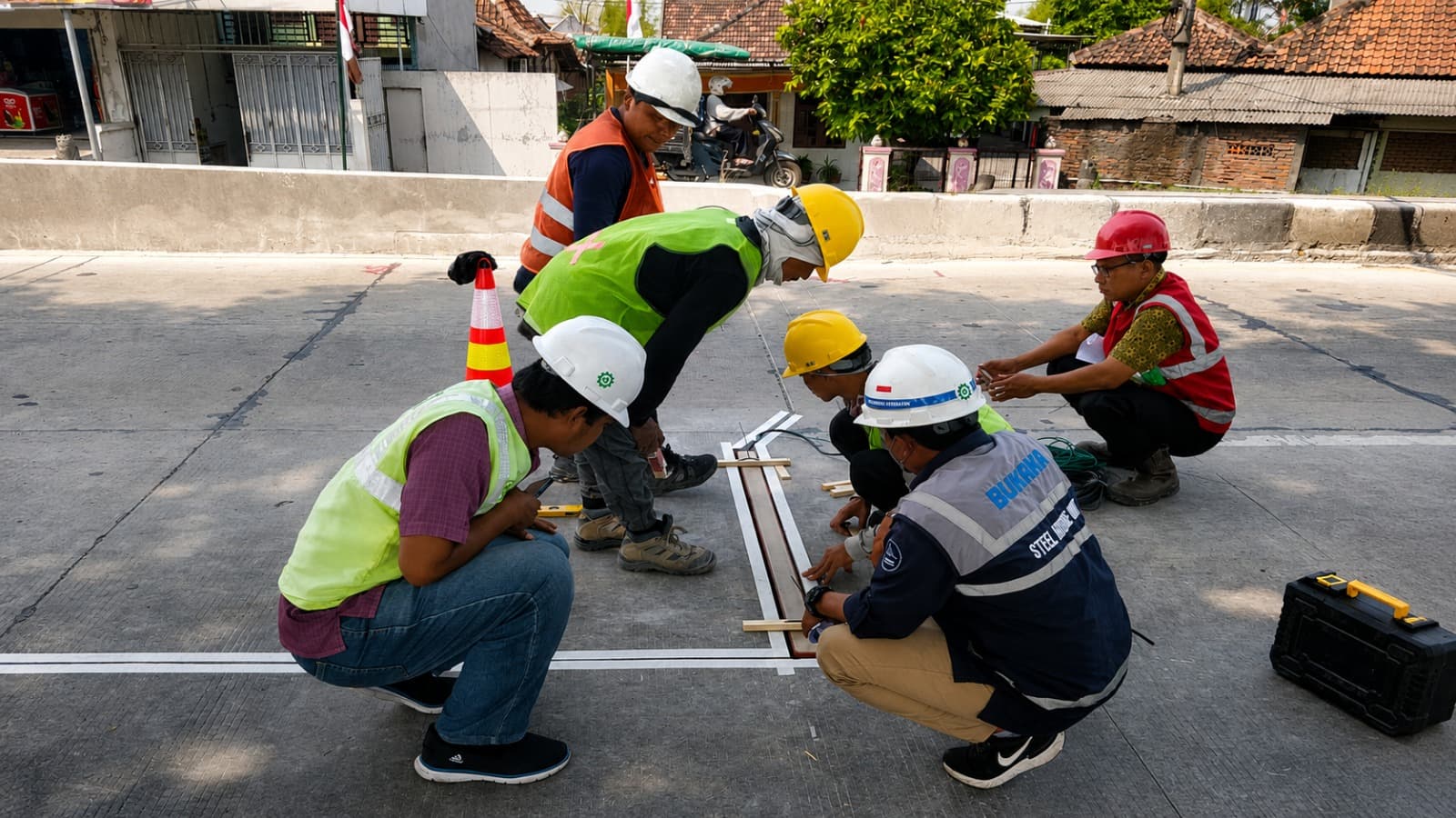 Pembangunan Sistem WIM di Jembatan Callendar Hamilton KPBU PUPR PT Bukaka Teknik Utama Pembangunan Sistem WIM di Jembatan Callendar Hamilton KPBU PUPR PT Bukaka Teknik Utama
